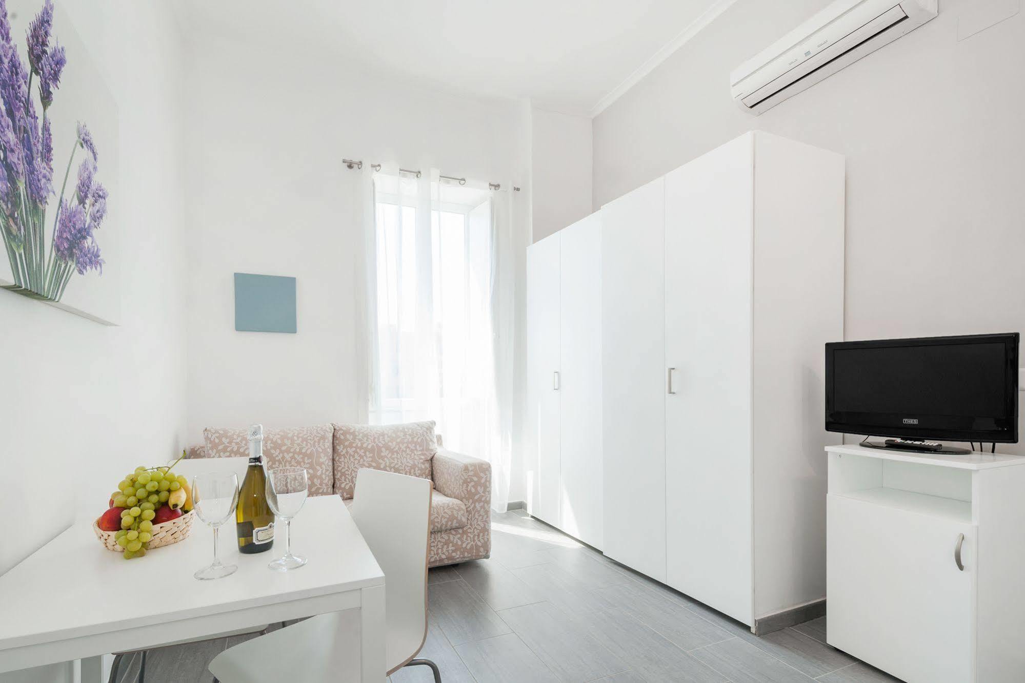 Residenza Maxima Aparthotel Rome Exterior photo